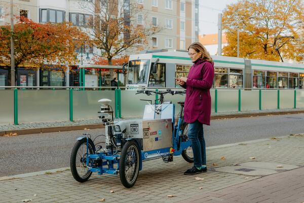 Autonome Lastenräder per App zur Bahnhaltestelle rufen