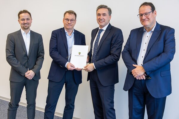 Übergabe Förderbescheide H2Regio an Fraunhofer IFF