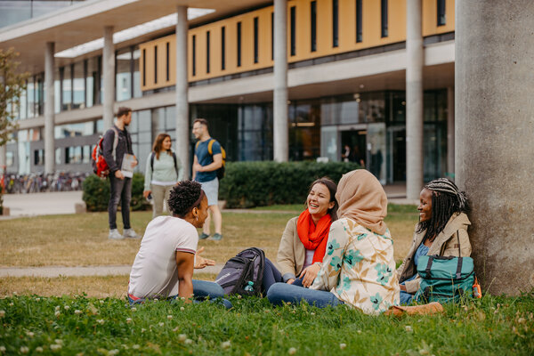 internationale Studierende Uni Campus 